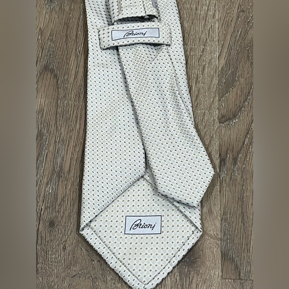 Brioni Tie 100% Silk Made in Italy Subtle Geometric Business Power Tie EUC Lux - Picture 4 of 12